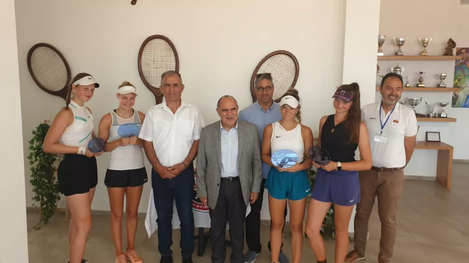 Στους διεθνείς αγώνες αντισφαίρισης U18  ο Πρόεδρος του ΚΟΑ