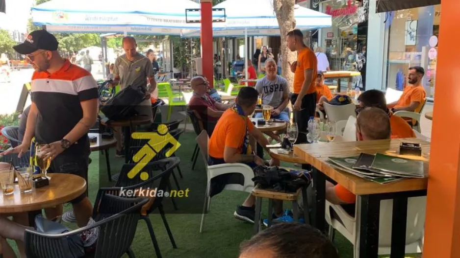 Το σημείο συνάντησης των ΑΠΟΕΛιστών πριν το γήπεδο