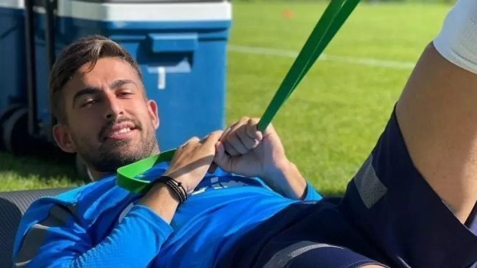 Ανεπίσημο ντεμπούτο με τα "κυανόλευκα" 
