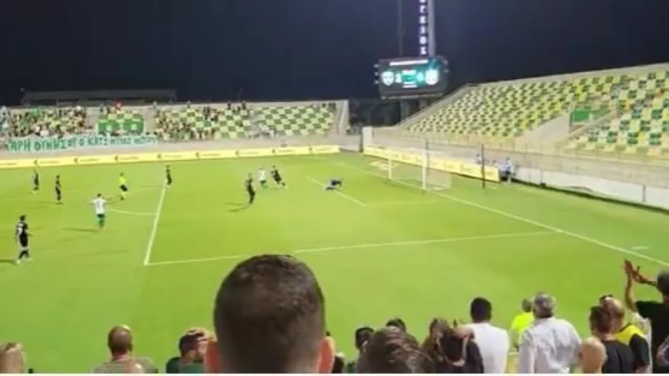 (ΒΙΝΤΕΟ Kerkida από ΑΕΚ ΑΡΕΝΑ) "Άτε ρε, βάλτο ρε... ΟΧΙΙΙΙ"