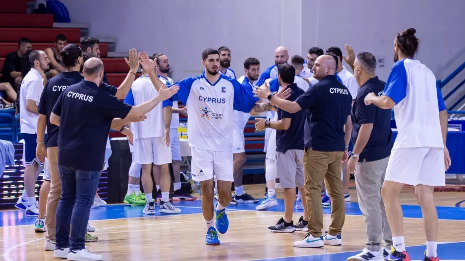 Τζάμπολ στις... 19:00