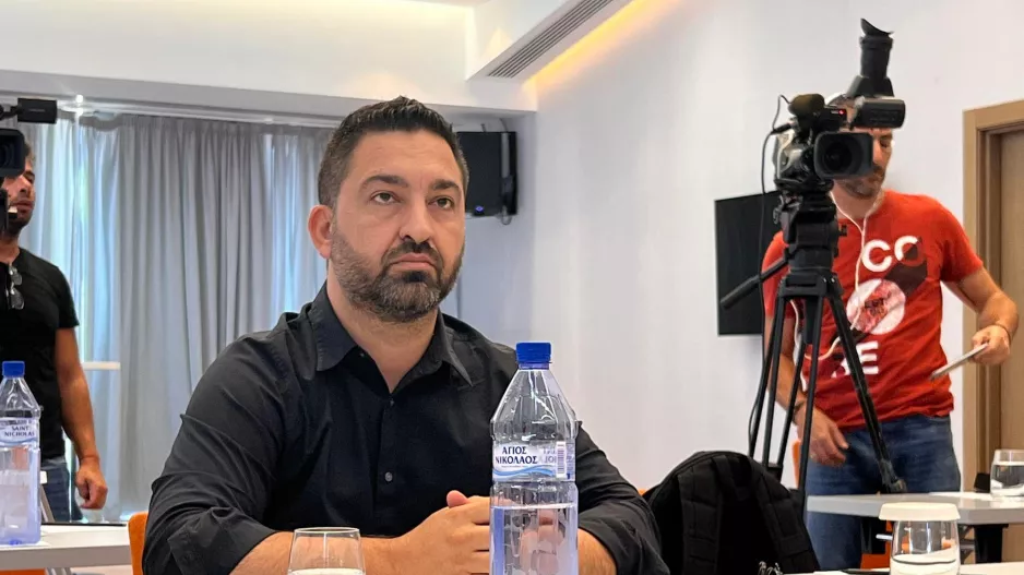 Προσεκτικά/ΑΕΛ
