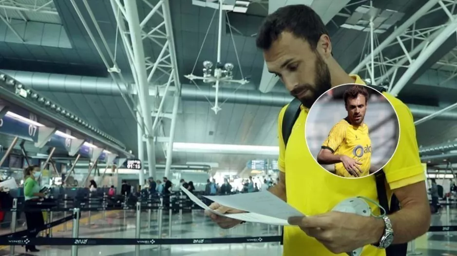 Μπαίνει στο αεροπλάνο και έρχεται
