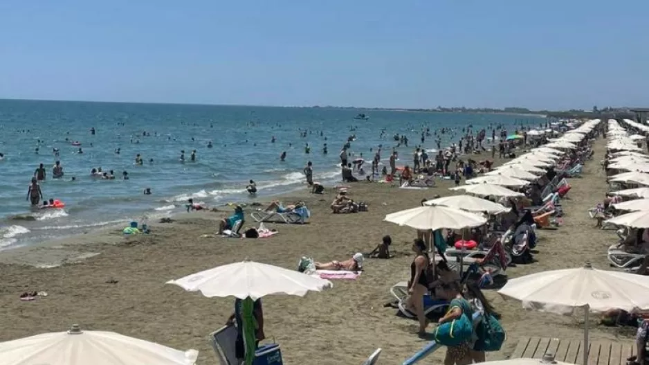Αναίσθητος άντρας στο νερό στην παραλία Μακένζι