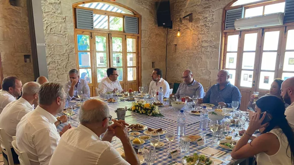 Δεξιώθηκε τους Δανούς η ΑΕΚ (φώτος) 