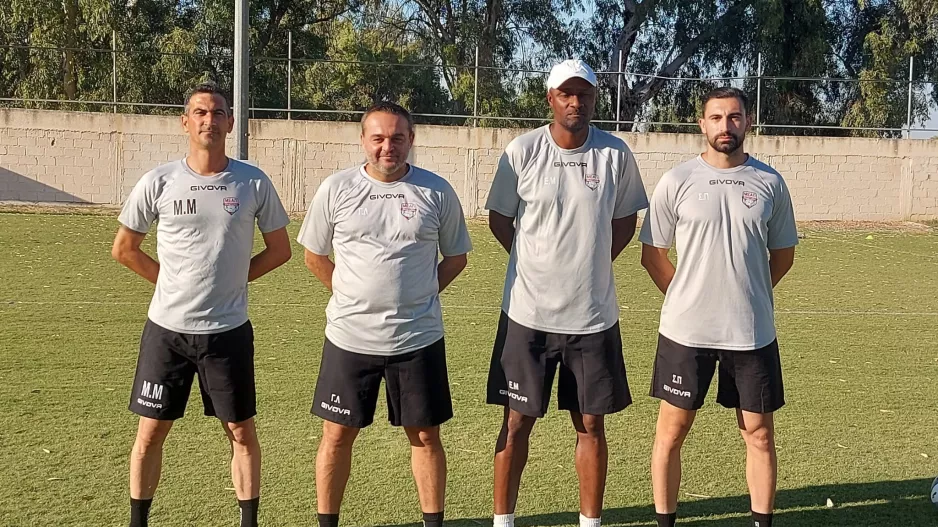 Παρουσίασε το προπονητικό τιμ