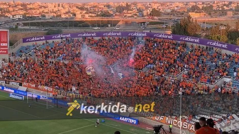 ΒΙΝΤΕΟ/Οι Πορτοκαλί έφτιαξαν ατμόσφαιρα πριν το ξεκίνημα!