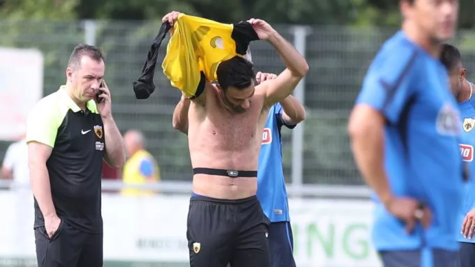 AEK: Με ένα τηλέφωνο στο χέρι ο Κουχάρσκι στην Ολλανδία
