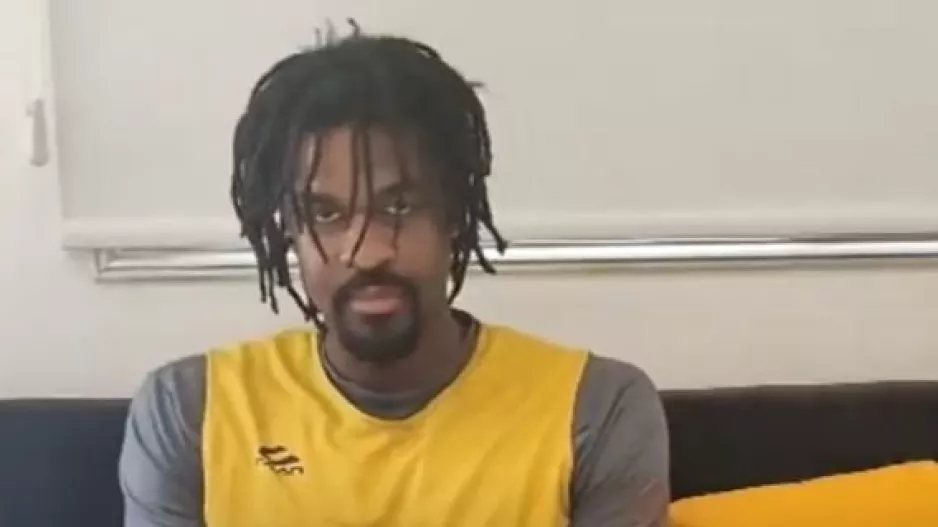 Στον Απόλλωνα ο Deanjelo Riley!