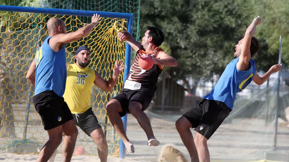 ΑΠΟΕΛ και Ladiez το διεθνές τουρνουά EBT Beach Handball της ΚΟΧ