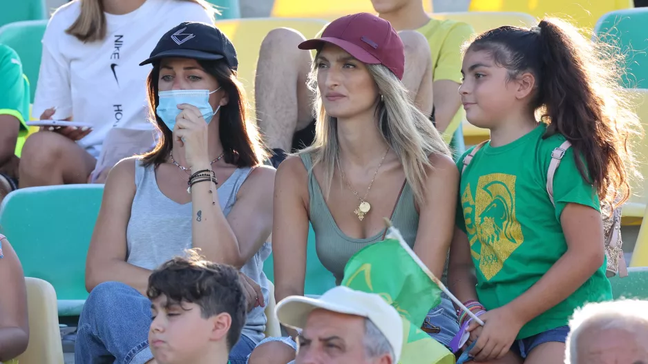(ΦΩΤΟΣ) Ο κόσμος στην ΑΡΕΝΑ 