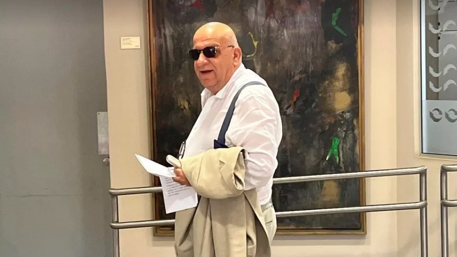 Άφιξη με... σημειώσεις!