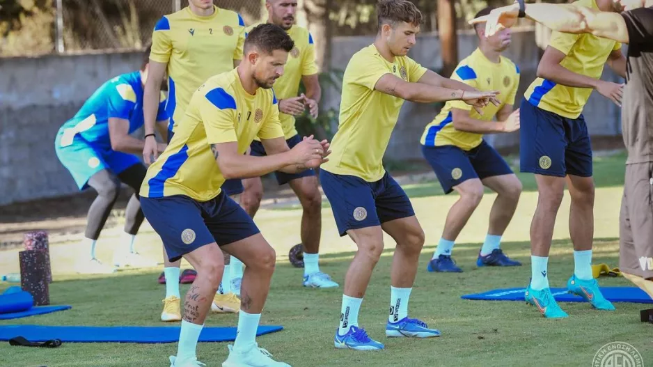 Όλοι... μέσα στην ΑΕΛ