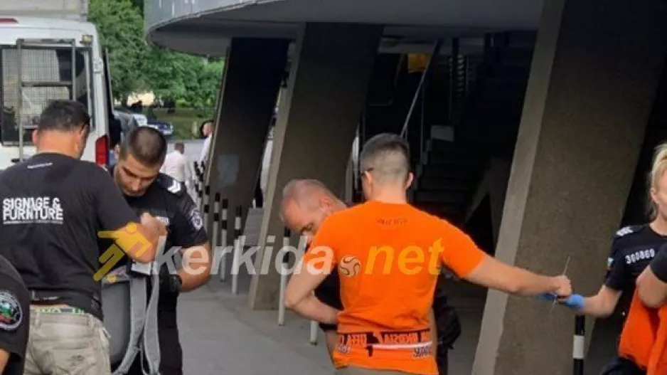 Αυστηρός έλεγχος και ουρά ΑΠΟΕΛιστών έξω από την Θύρα 19 (φώτο)