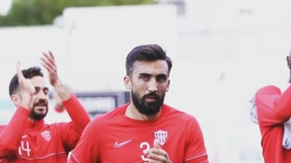 Μόνος του ο Στέλιος 