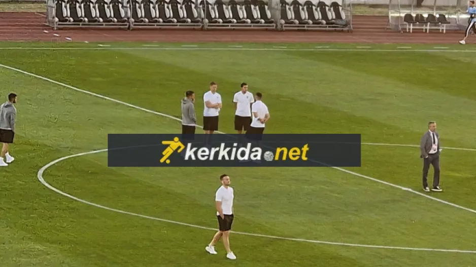 Πρώτη βόλτα στον... αγωνιστικό χώρο/Εκεί και ο Πρόεδρος (φώτος)