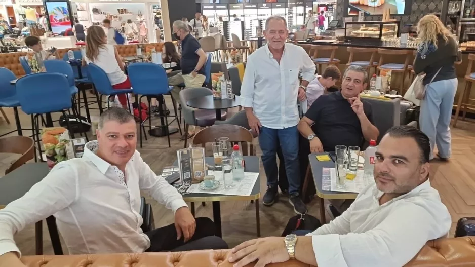 ΟΛΟΙ... Απόλλων!