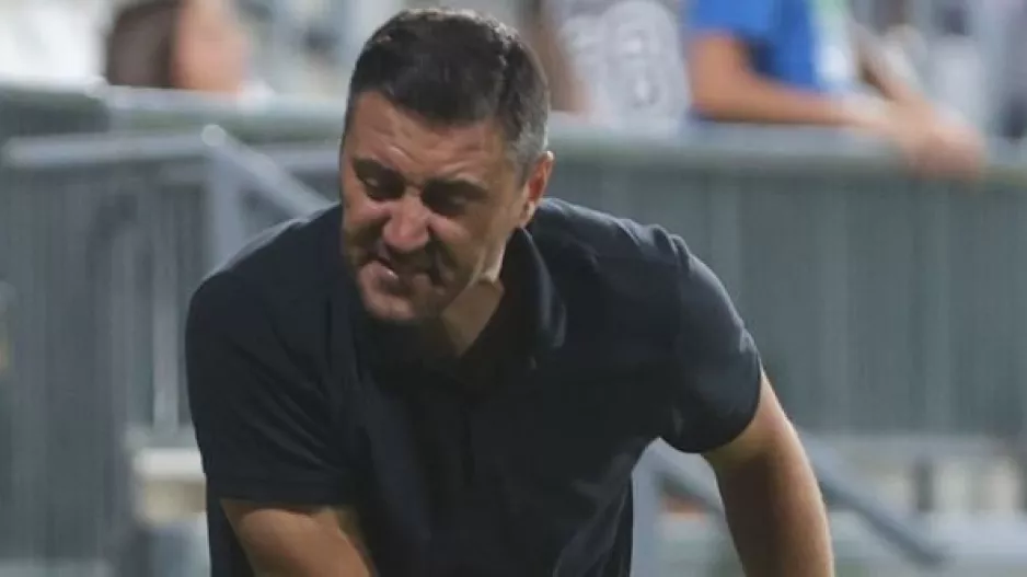 Πρώτος ο Ντούσαν με Red Star!