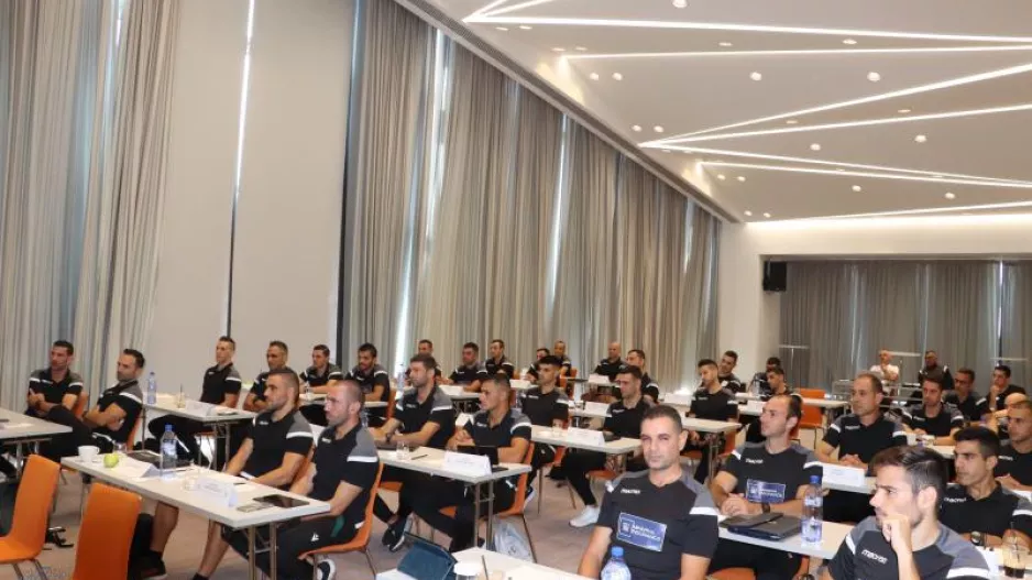 Video από την πρακτική και θεωρητική εξάσκηση των διαιτητών