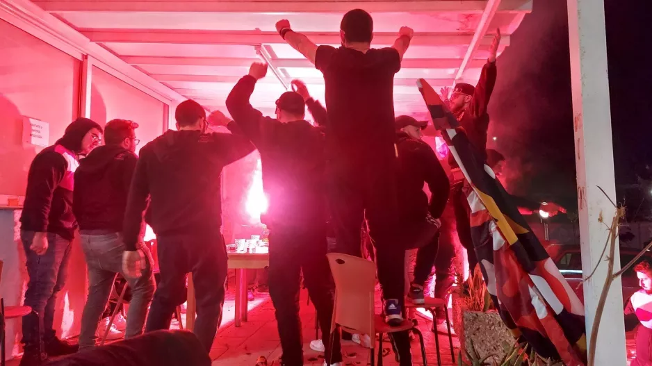 "3 τζαι πόψε τζαι πελλανίσκουμε!"