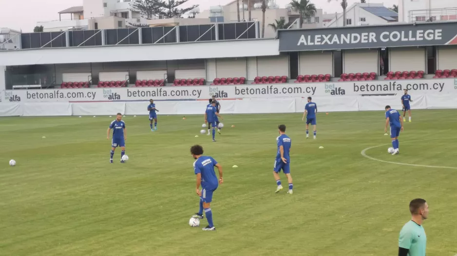 Η εντεκάδα της Ανόρθωσης με Χοφ