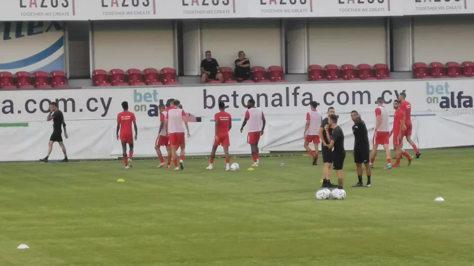 Η εντεκάδα της Νέας Σαλαμίνας