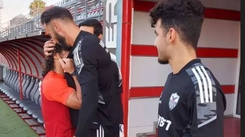 Η... αγκαλιά στο "Αμμόχωστος"