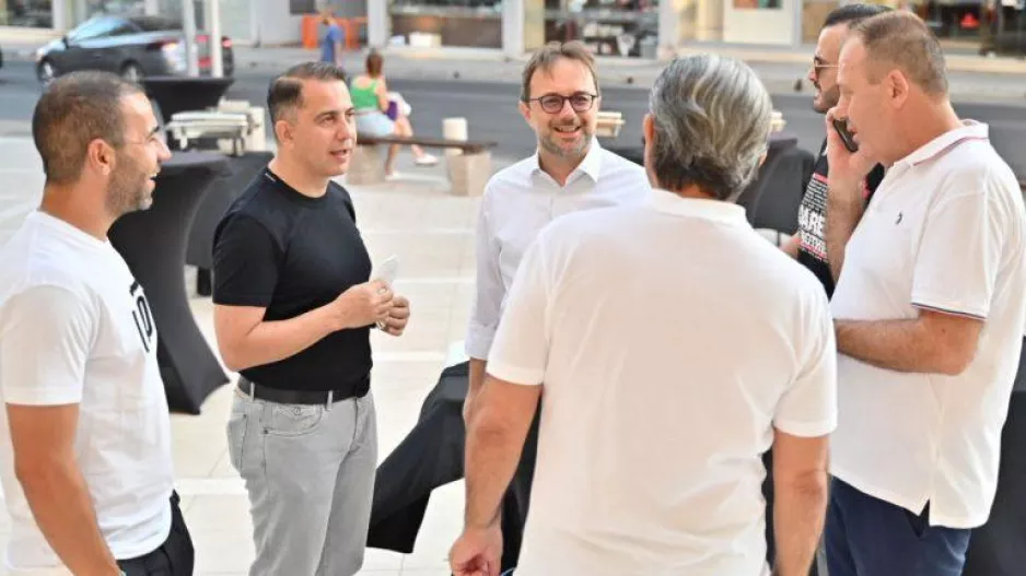 Όλους/Κίρζης
