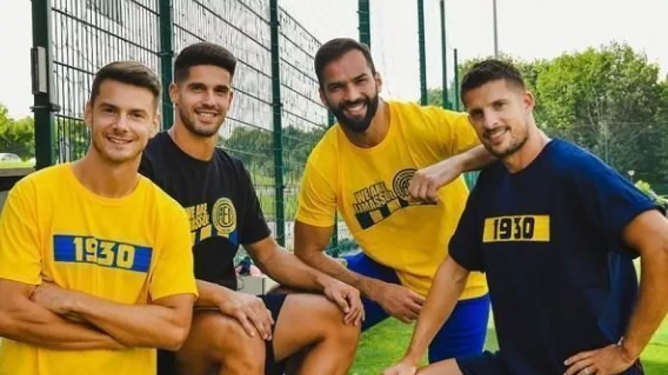 Οι "νέοι" φόρεσαν τα "γαλαζοκίτρινα"! (φώτο)