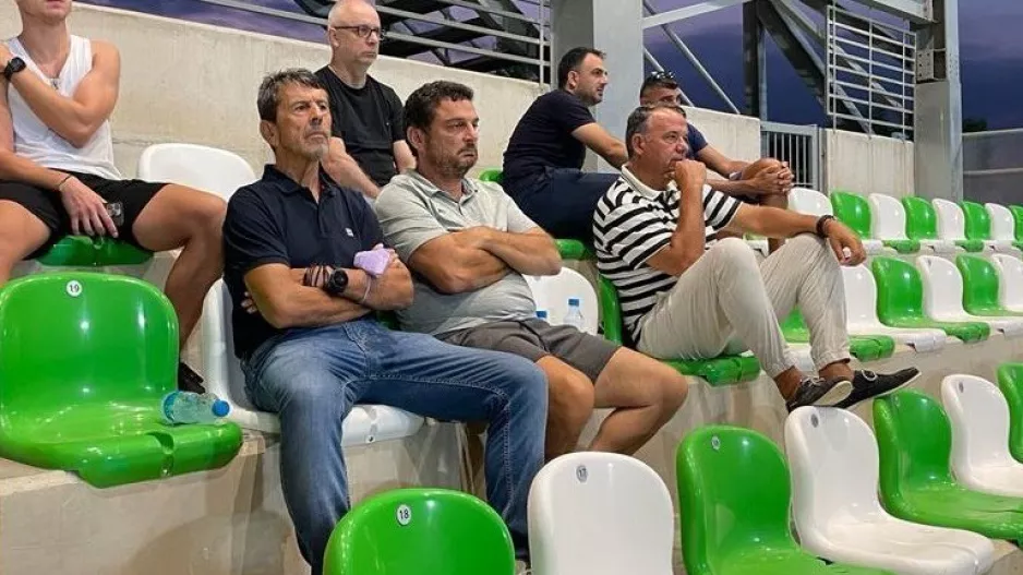 Από το αεροδρόμιο... γήπεδο ο Πετράκης 