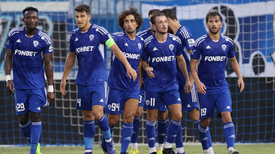 9 από τους 22!