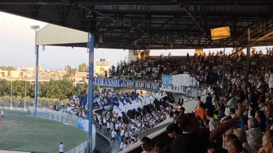 Η υποδοχή της Θύρας 1 στους παίκτες του Απόλλωνα (βίντεο/φώτος)
