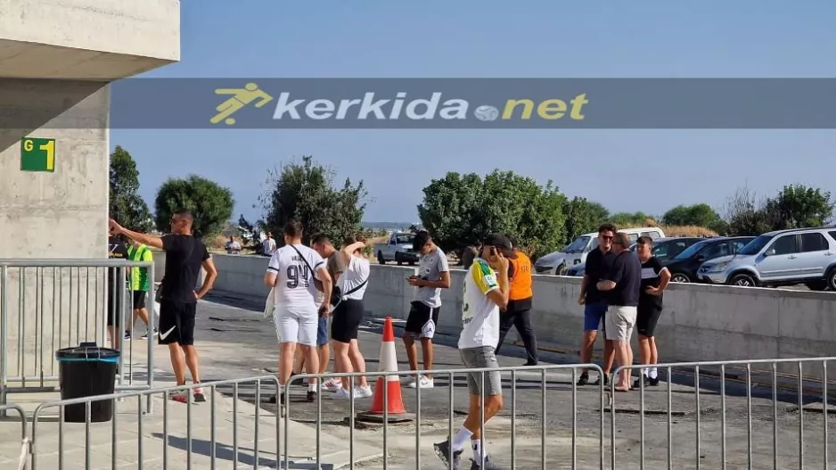 Στο γήπεδο... από (πολύ) νωρίς!