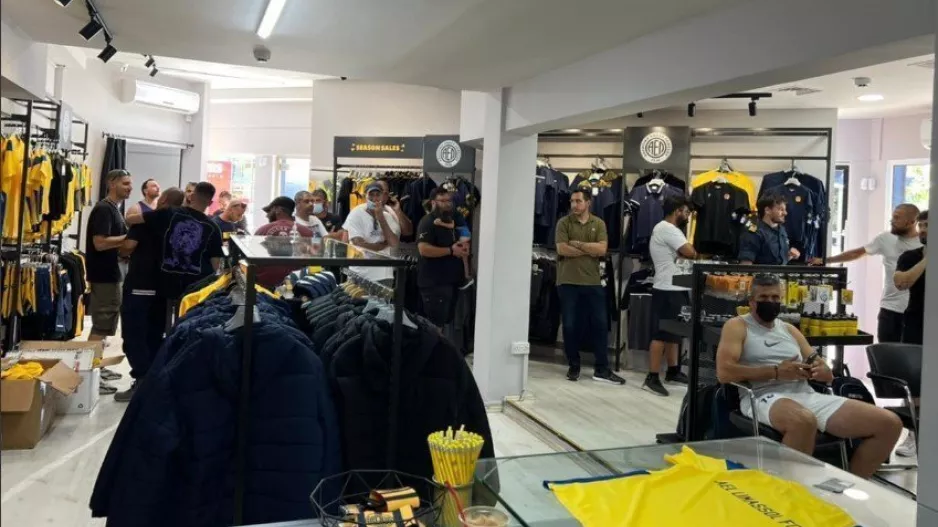 ΑΕΛ/ Πρώτα λεπτά και... έφυγαν 500 εισιτήρια! (Φώτος)