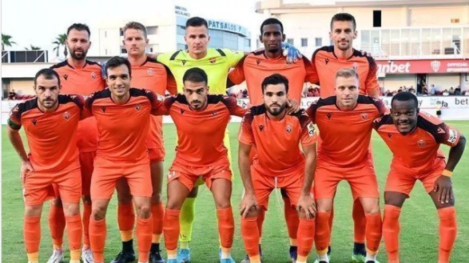 Ενωμένοι... 
