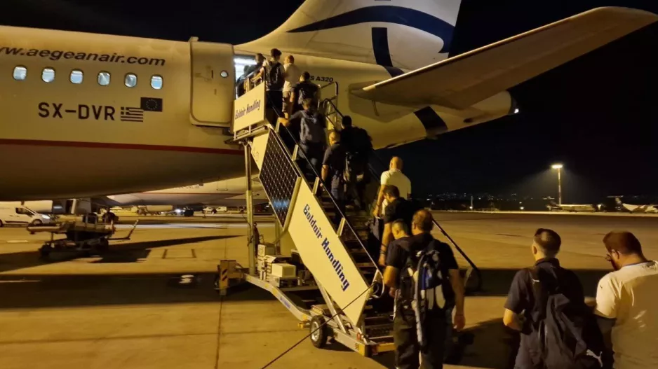 Ώρα 04:00/ Πέταξε... για την επιστροφή ο Απόλλωνας (Φώτος)