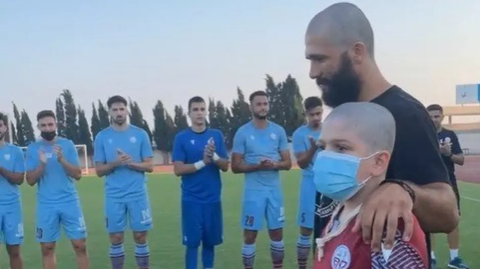 Χειροκροτήθηκε μέσα στον αγωνιστικό χώρο ο μικρός Κυριάκος (Βίντεο)