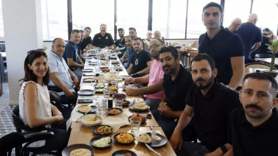 Απόλλων/Γεύμα στους δημοσιογράφους (Φώτος)