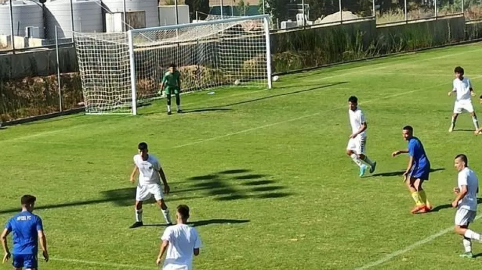 Το παράπονο τουρκοκύπριου παρακολουθώντας το ΑΠΟΕΛ - Δόξα Κ16