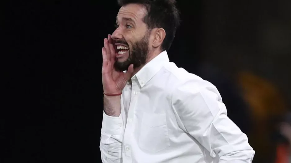 Φουλάρει ο Κορμπεράν για "8-10άρι" και όχι μόνο