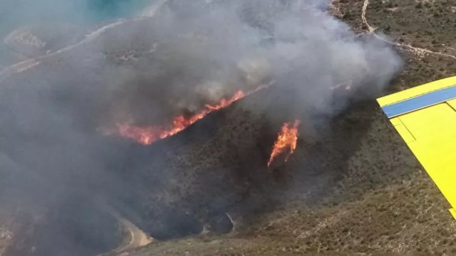 Μεγάλη φωτιά Λεμεσός: Κινδυνεύουν υποστατικά - Έκλεισε δρόμος