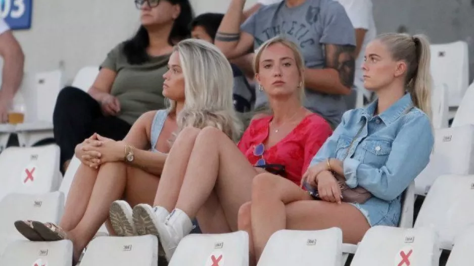 Πέρσι στην κερκίδα του ΑΠΟΕΛ, φέτος "μαυροπράσινη"