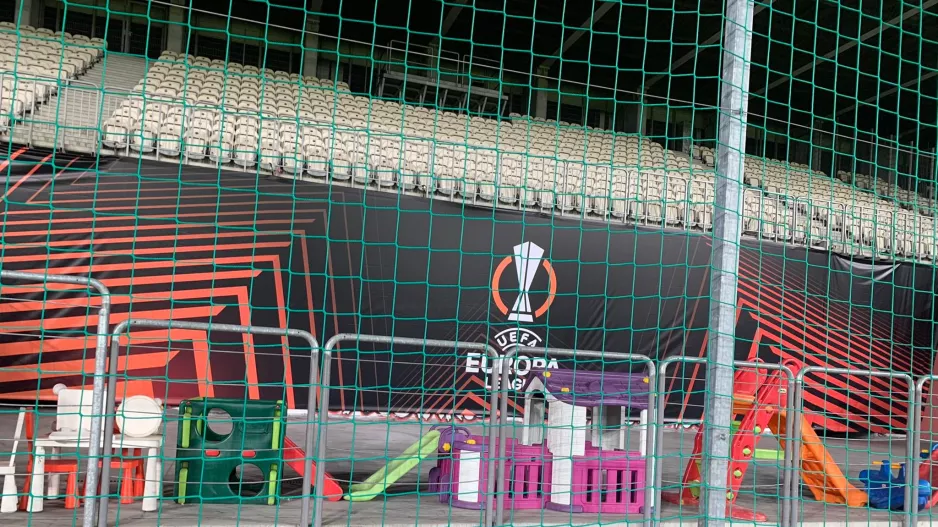 Οικογενειακή... υπόθεση/Cracovia Stadium