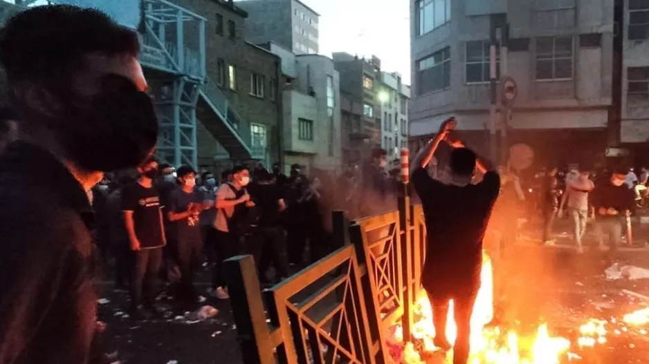 Χάος στο Ιράν: Αναφορές για τουλάχιστον 8 νεκρούς - «Έπεσε» το ίντερνετ