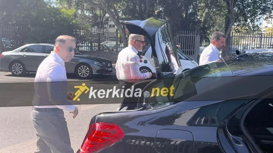 Με... ένα αυτοκίνητο