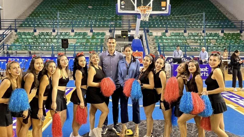 Οι cheerleaders του Παν.Κύπρου έδωσαν "χρώμα"! (φώτος)