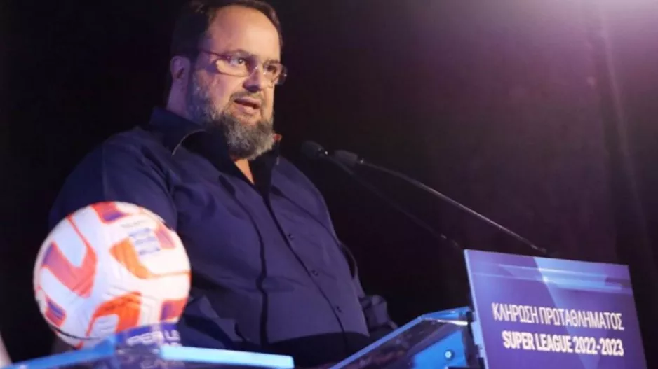 Όργη Μαρινάκη στην ΕΠΟ: «Τινάζεις το πρωτάθλημα στον... αέρα. Μόνο ξένοι διαιτητές στα ντέρμπι»