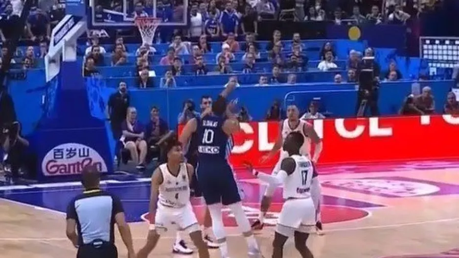 ΒΙΝΤΕΟ/Το τρομερό Buzzer Beater του "Σλούκι Λουκ"