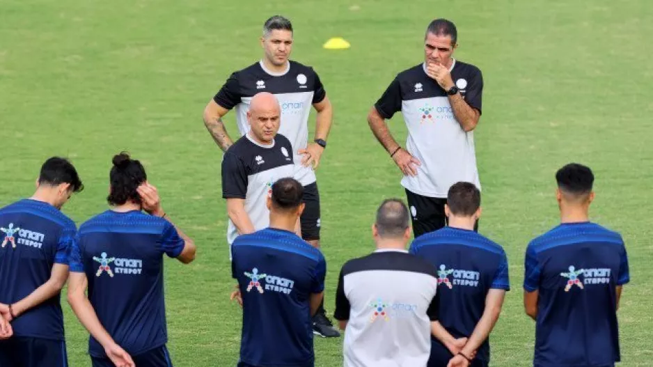 Συνεχίζει η Εθνική ενόψει Ελλάδας, μπήκαν Τζιωνής και Κακουλλής