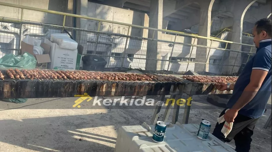 Κλασικά... σουβλάκια!